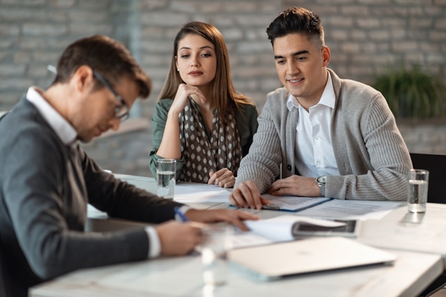 Refinancing Your Mortgage: Is 2024 the Right Time to Refinance?