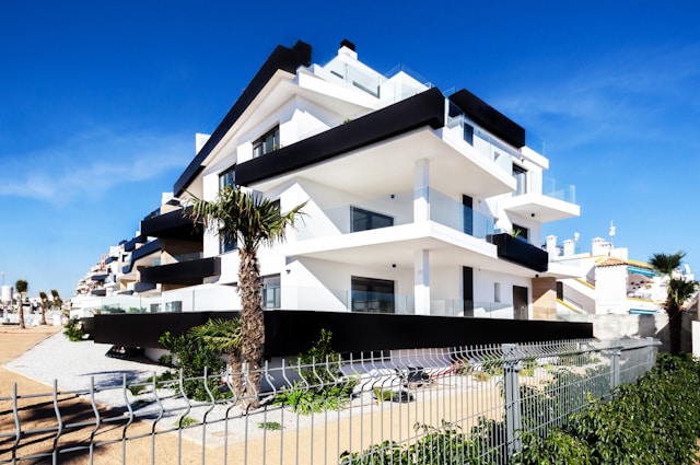The Power of Location: Key Factors to Consider When Evaluating Real Estate